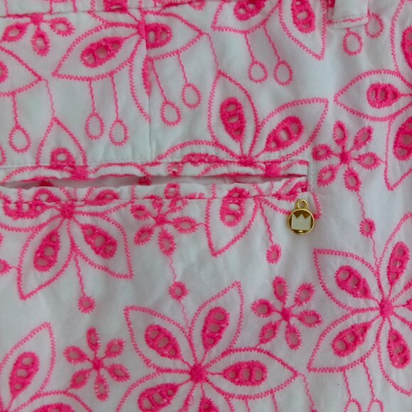 Like New Crown & Ivy Scalloped Hem Eyelet Shorts Pink and White 6 - Picture 3 of 8